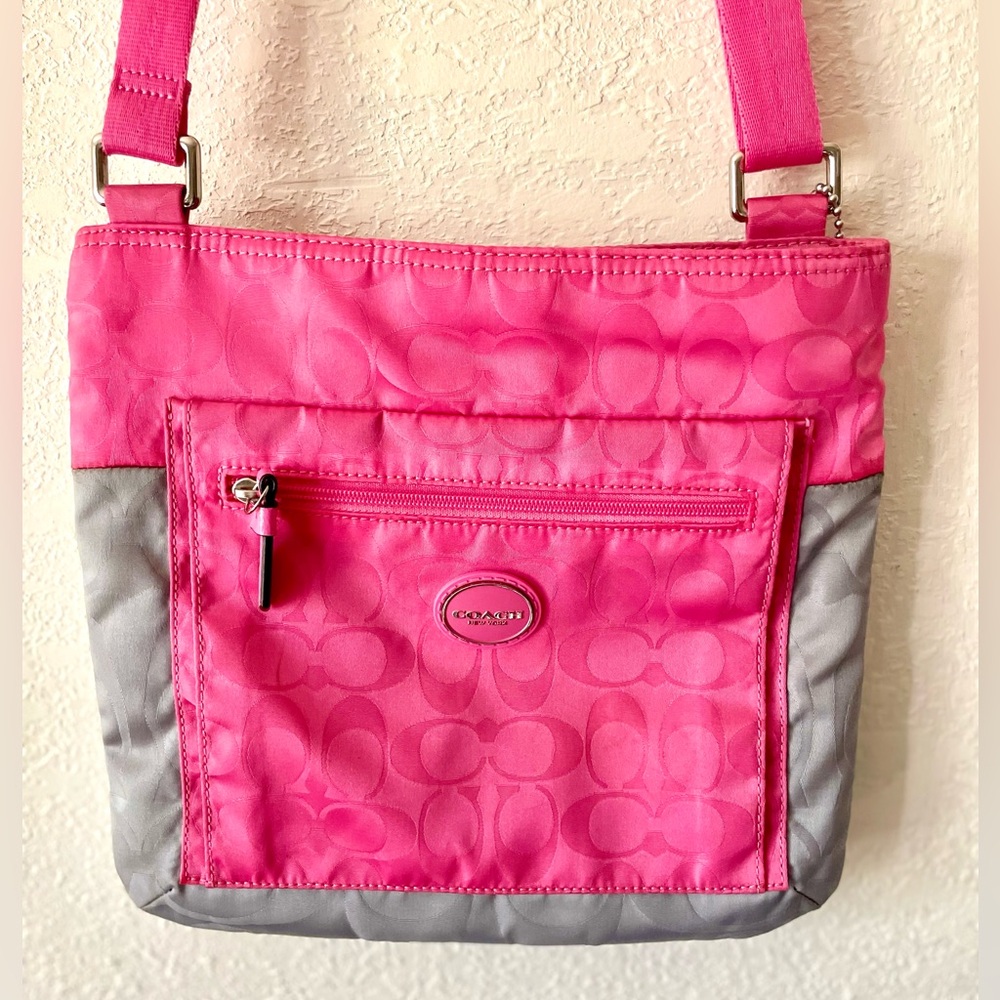 💖Coach Signature Nylon Crossbody 💖